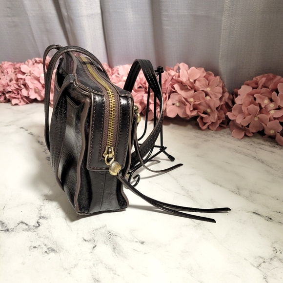 HOBO Shiny Black Leather With Contrast Stitching Shoulder & Crossbody Bag - Picture 6 of 10